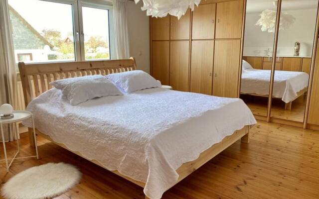 Cuddly Shell Modern Retreat