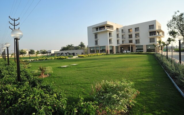 Le Tokyo Hotel Sanand