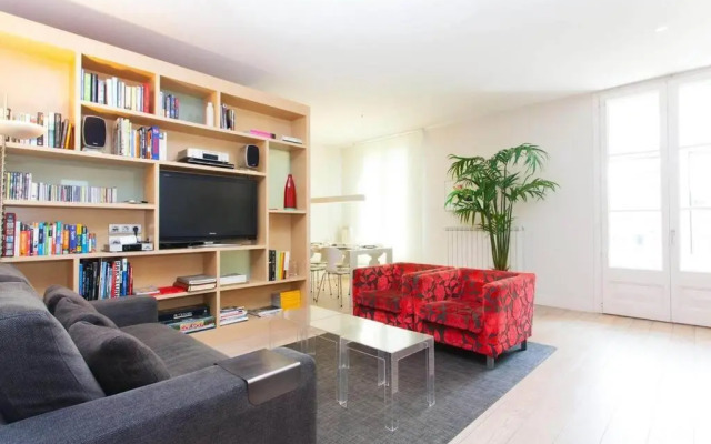 Classy 3bed 3bath apartment in Eixample