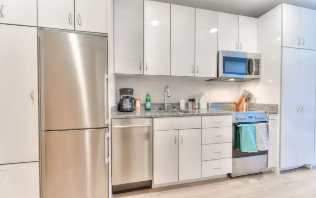 Milwaukee River Condos by Barsala