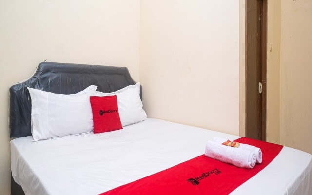 RedDoorz near Plaza Ambarrukmo Yogyakarta