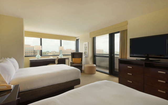 Hilton Miami Airport Blue Lagoon - Image 5