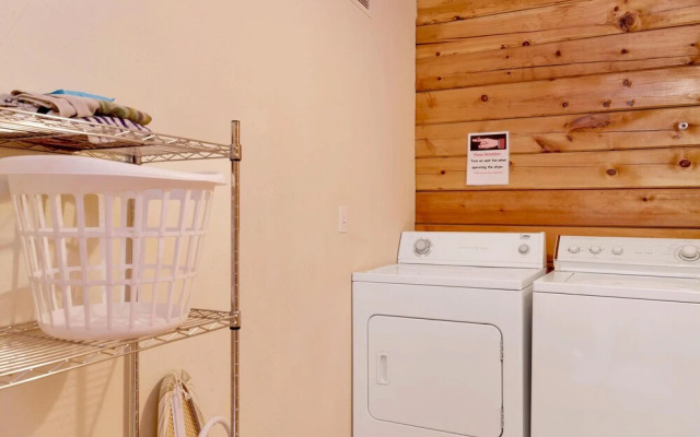 Arktos Jewel-589 by Big Bear Vacations