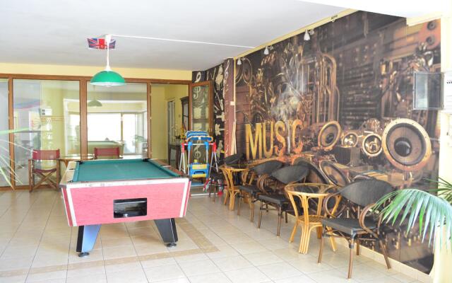 Alexandros Hotel 