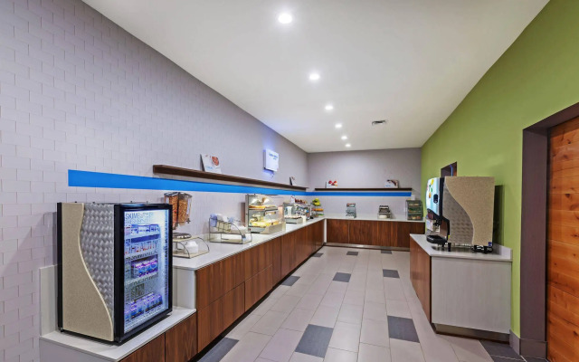 Holiday Inn Express & Suites Perryton by IHG