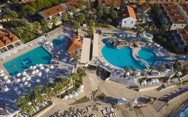 Lucas Didim Resort