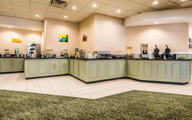 The Lux Hotel & Conference Center, an Ascend Collection Hotel