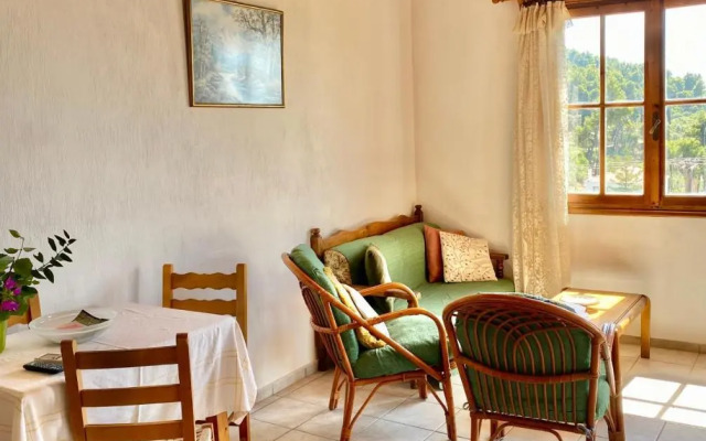 Betsanis Stafylos Apartments