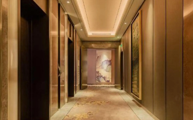 Huayi Hotel