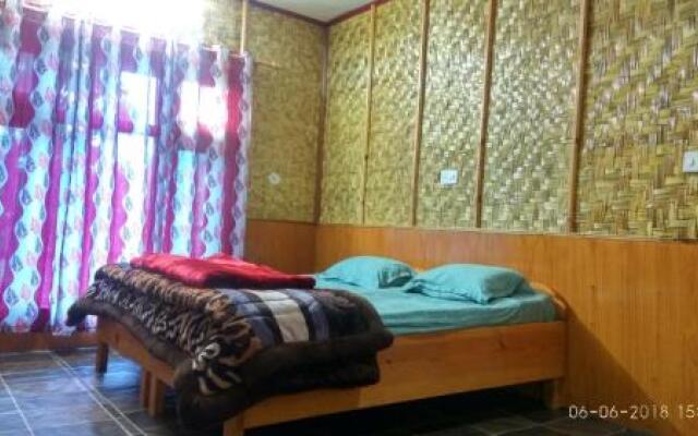 Dhamot HomeStay