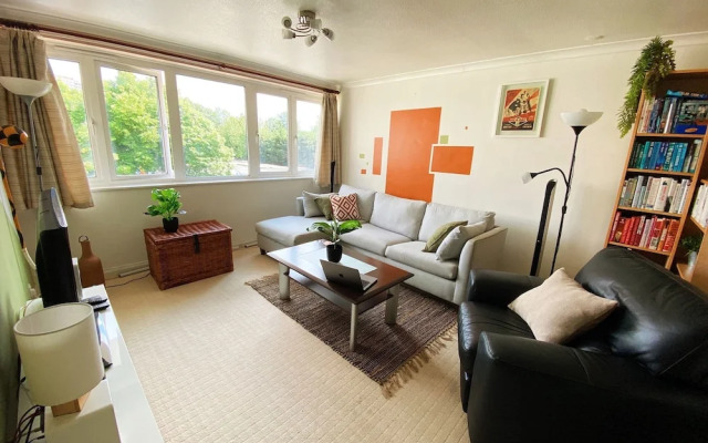 Spacious 2 Bedroom Apartment in Cricklewood