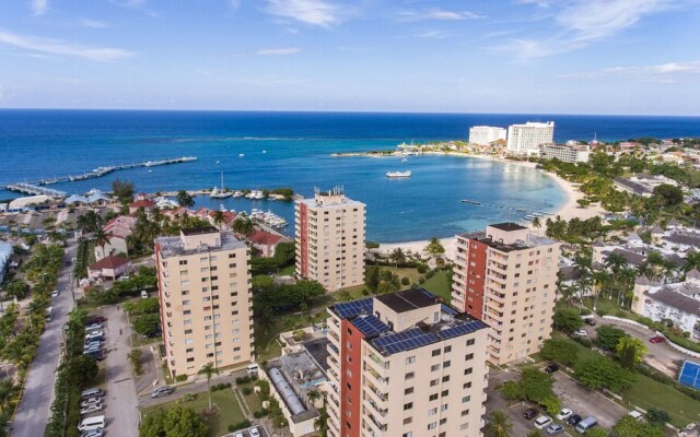 Sky Blue Beach Studio at Turtle Tower