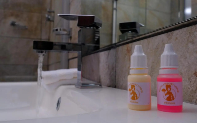 Selina Airport Lodge #Emzini