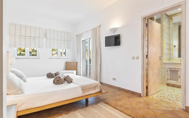 Villa Dome by OCvillas