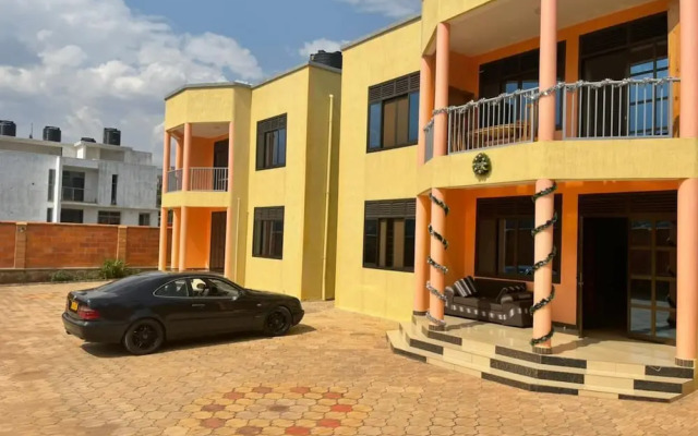 The Mugabi's Spacious Private Room