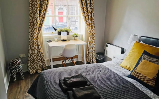 City Centre Luxury Georgian-style Apt