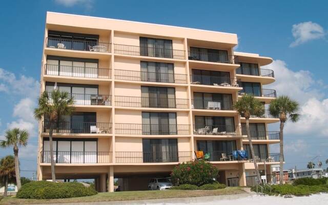 Trillium 5C Beach Front/private Balcony With Amazing Views/pool!