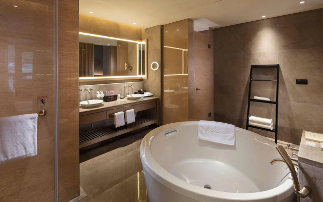 Hilton Jiuzhaigou Resort