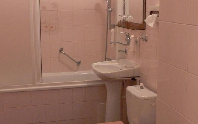 Hotel Labut