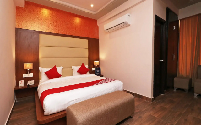 OYO 14766 Pacify Hills