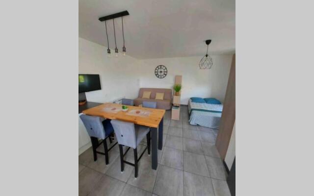 Location Studio Entre Garrigue Et Mer