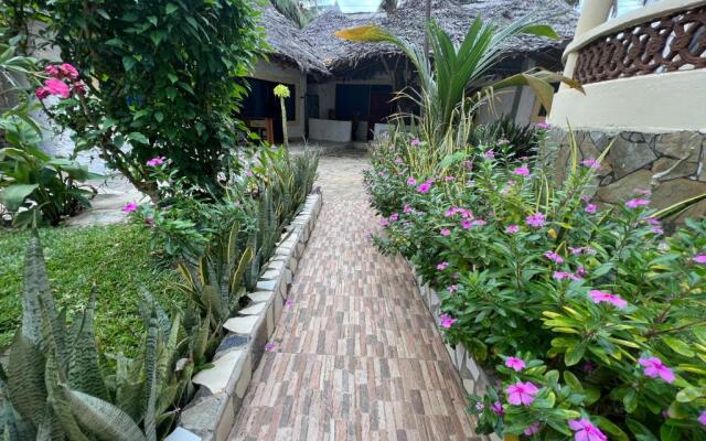 Beautiful and Charming 3-bed Room Villa in Diani