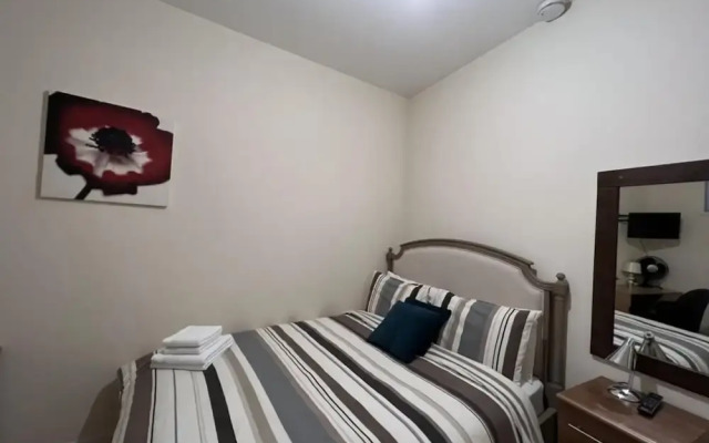 Lovely Twin 2-flats Condo In Aberdeen-no Party