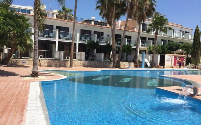 Thomas Apartments