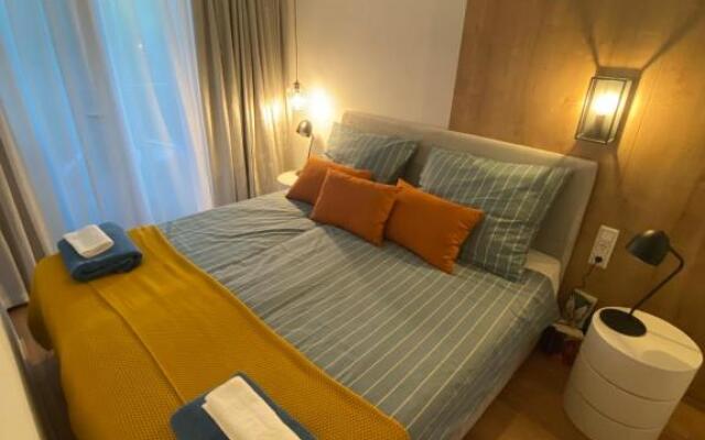 Premium Lelle Waterfront Resort Bonnie