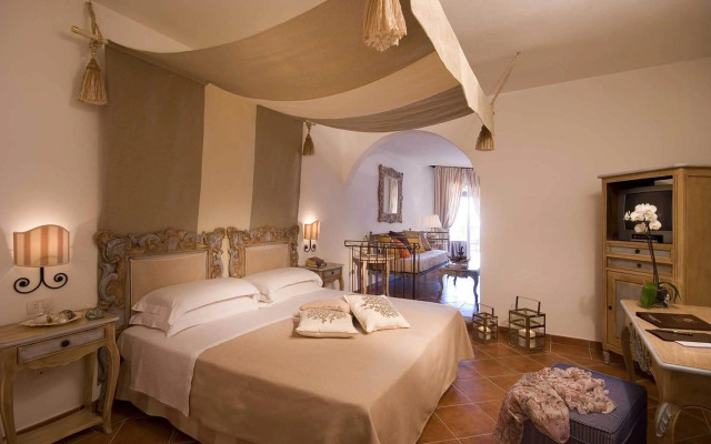 COLONNA GRAND HOTEL CAPO TESTA, a Colonna Luxury Beach Hotel, Santa Teresa Sardegna