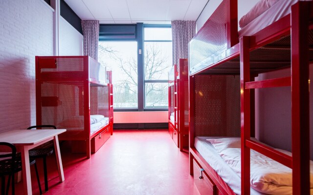 WOW Hostel Amsterdam