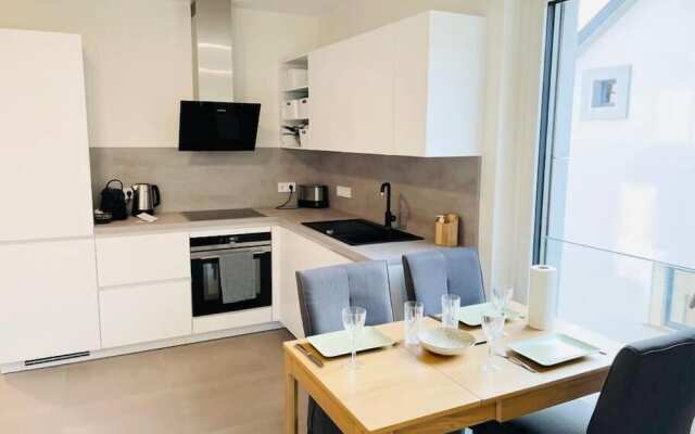 Lux Green Flat in Center-Parking&Terrace