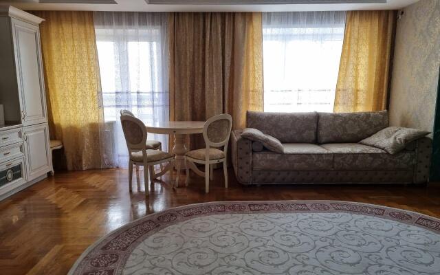 Апартаменты в микрорайоне Царский 5