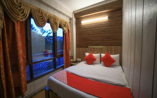 OYO 16801 Paradise Regency