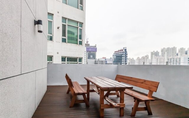 Brown-Dot Hotel Beomcheon