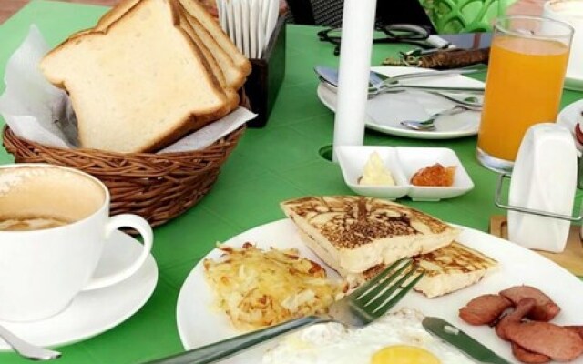 Vajra Guest House & Restaurant
