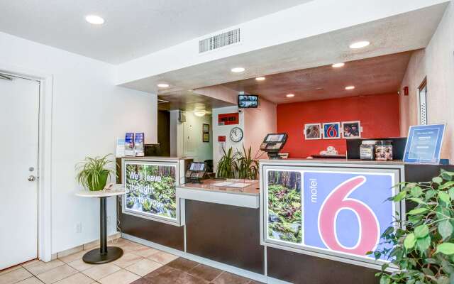 Motel 6 Grants Pass, OR