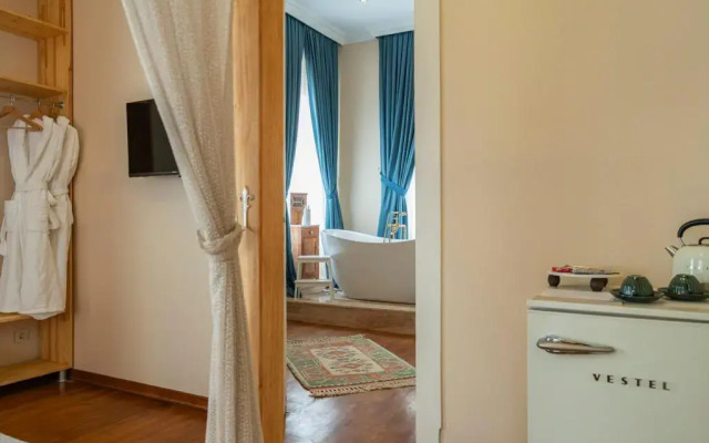 Palais Buyukada ( +12 Yetiskin Oteli )
