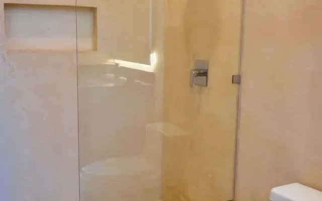 2 Br. Prime Location Amazing Rooftop Pool