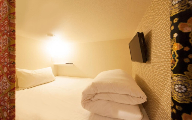 Ueno Station Hostel Oriental 1 - Caters to Men