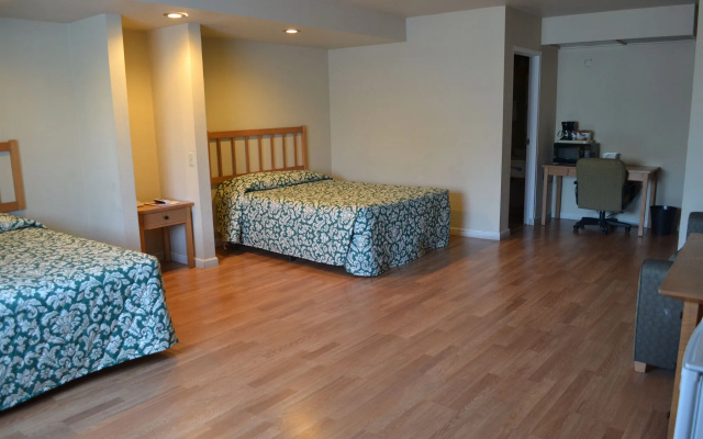 Seaside Inn & Suites