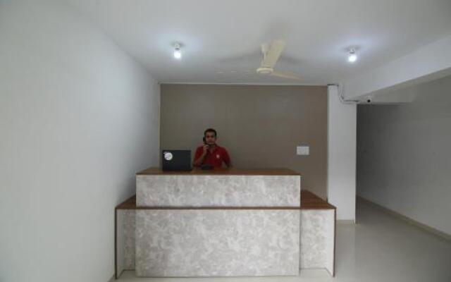 OYO 28285 Maruthi- Luxury Rooms