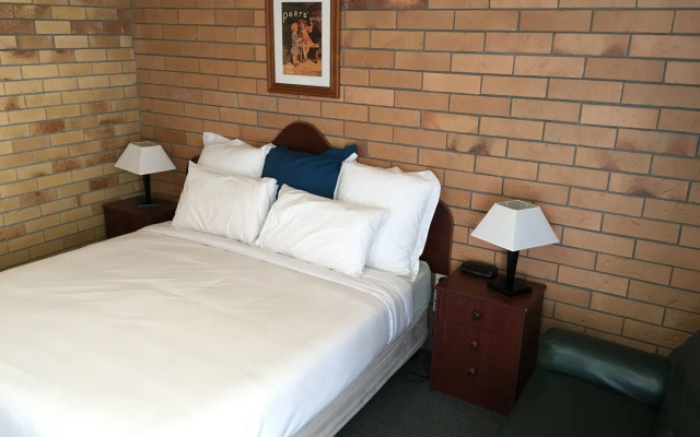 The Phoenix Artesian Spa Resort and Accommodation