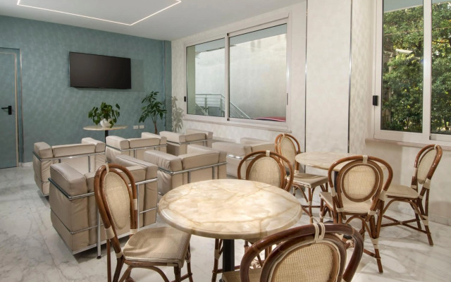 Hotel Prestige