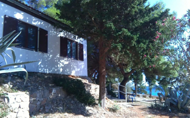 Tourist Resort Milna Vis