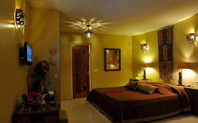 Royam Hotel