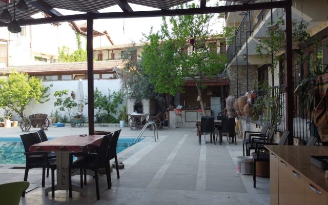 Shah Sultan Ozturk Hotel