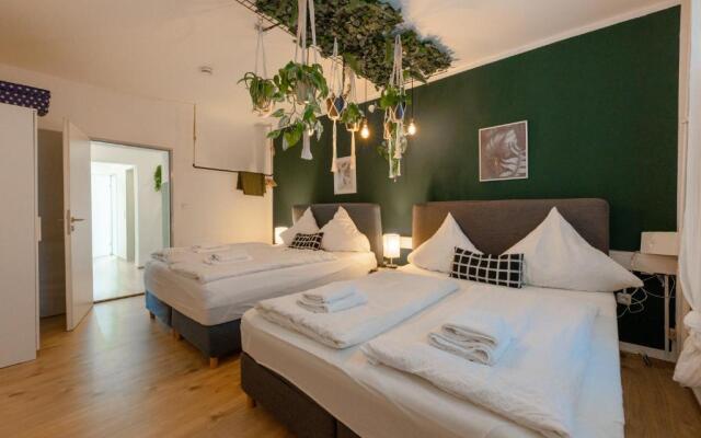 Stay Awesome - Urban Jungle Apartment in Wilhelmshöhe