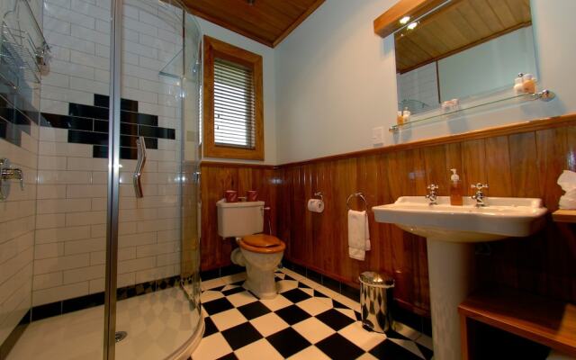 Holly Homestead B&B