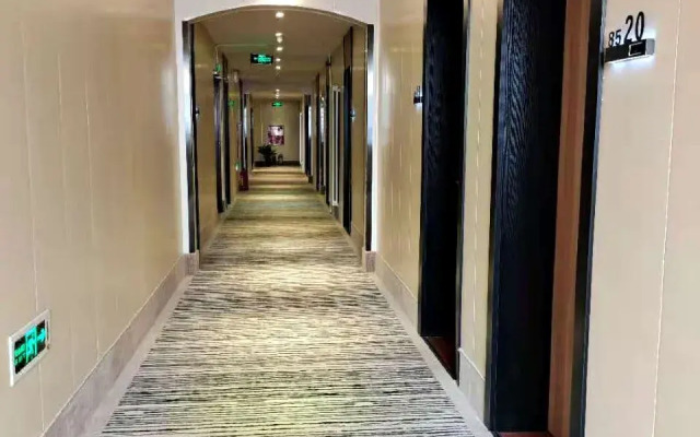 GreenTree Inn (Beijing Liangxiang Suzhuang Metro Station)